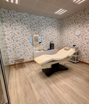 Carousel image of the Portimão clinic