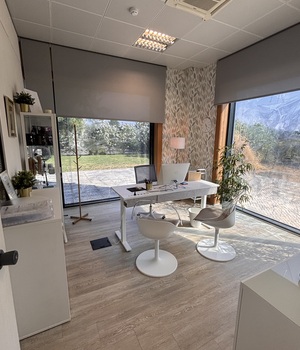 Carousel image of the Portimão clinic