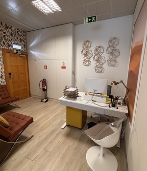 Carousel image of the Portimão clinic